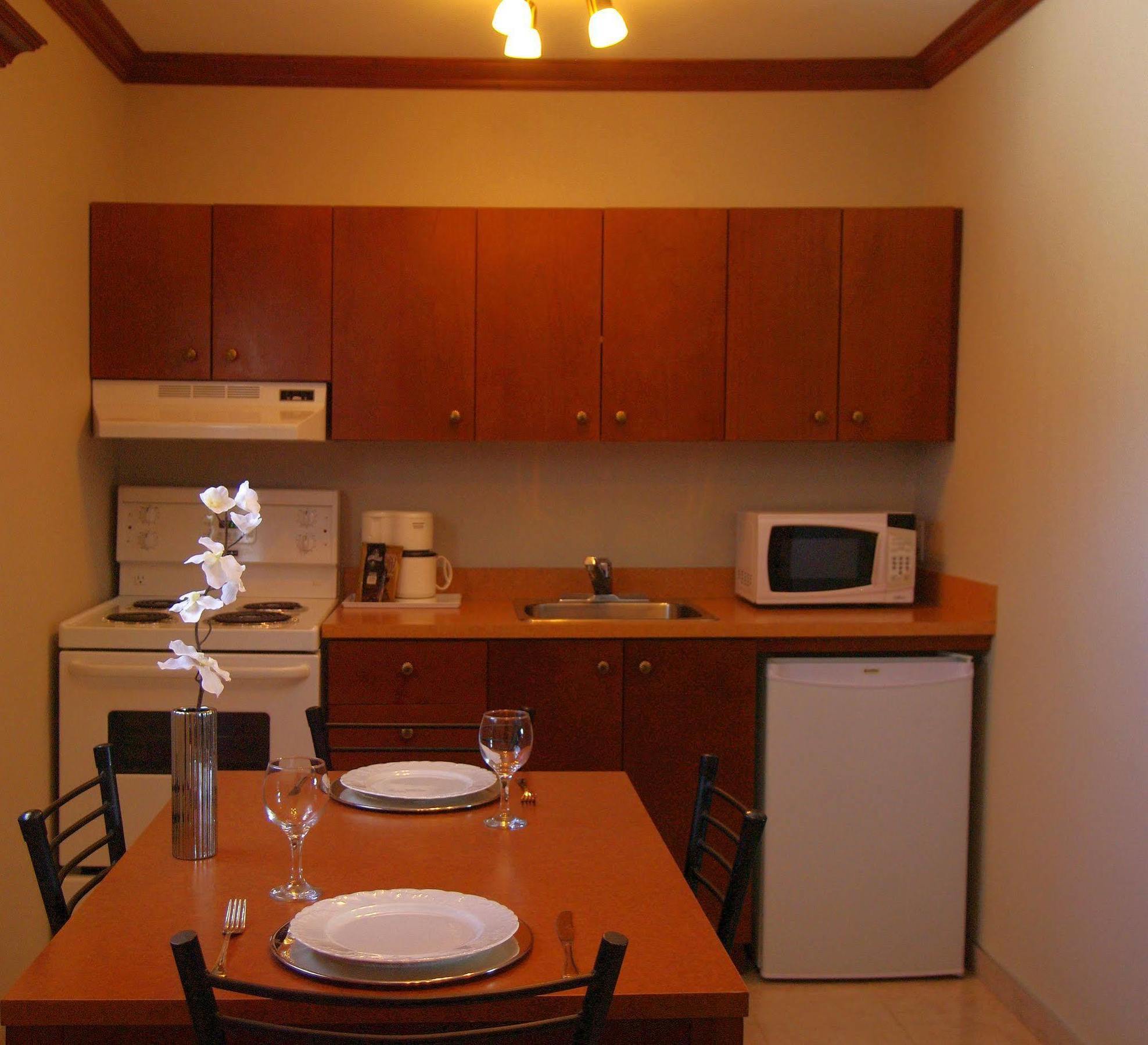 Hotel Plante Gaspe Bagian luar foto
